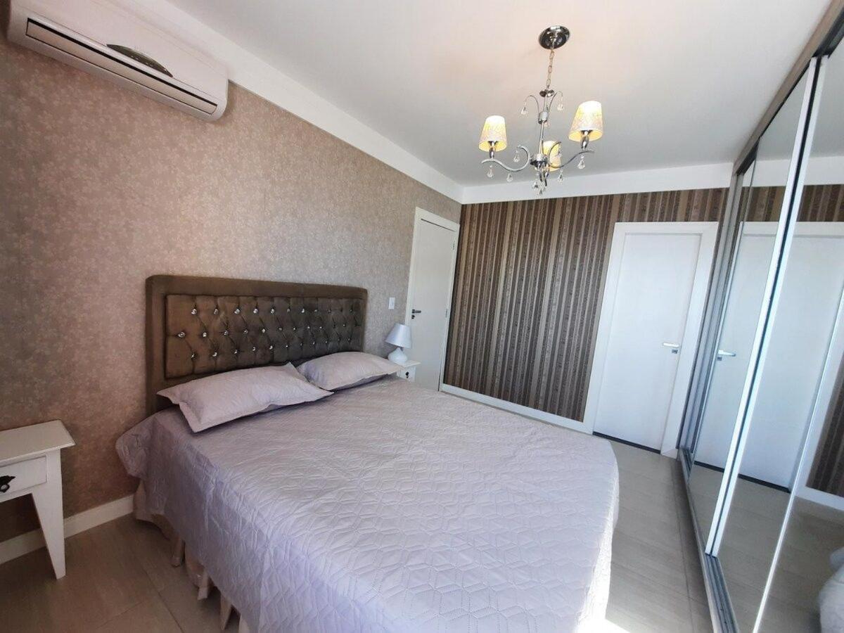 3 Suites Linda Vista Da Orla De Bc A 50M Da Praia - Somente Familiares บัลเนอาริโอ กังโบริว ภายนอก รูปภาพ