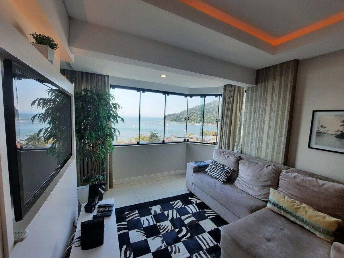 3 Suites Linda Vista Da Orla De Bc A 50M Da Praia - Somente Familiares บัลเนอาริโอ กังโบริว ภายนอก รูปภาพ