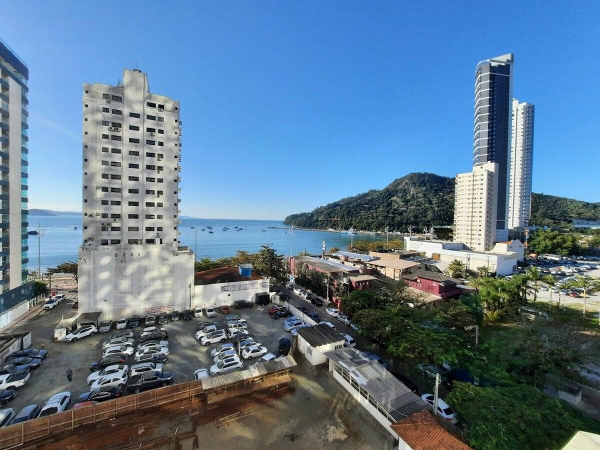 3 Suites Linda Vista Da Orla De Bc A 50M Da Praia - Somente Familiares บัลเนอาริโอ กังโบริว ภายนอก รูปภาพ