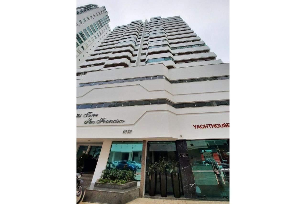 3 Suites Linda Vista Da Orla De Bc A 50M Da Praia - Somente Familiares บัลเนอาริโอ กังโบริว ภายนอก รูปภาพ