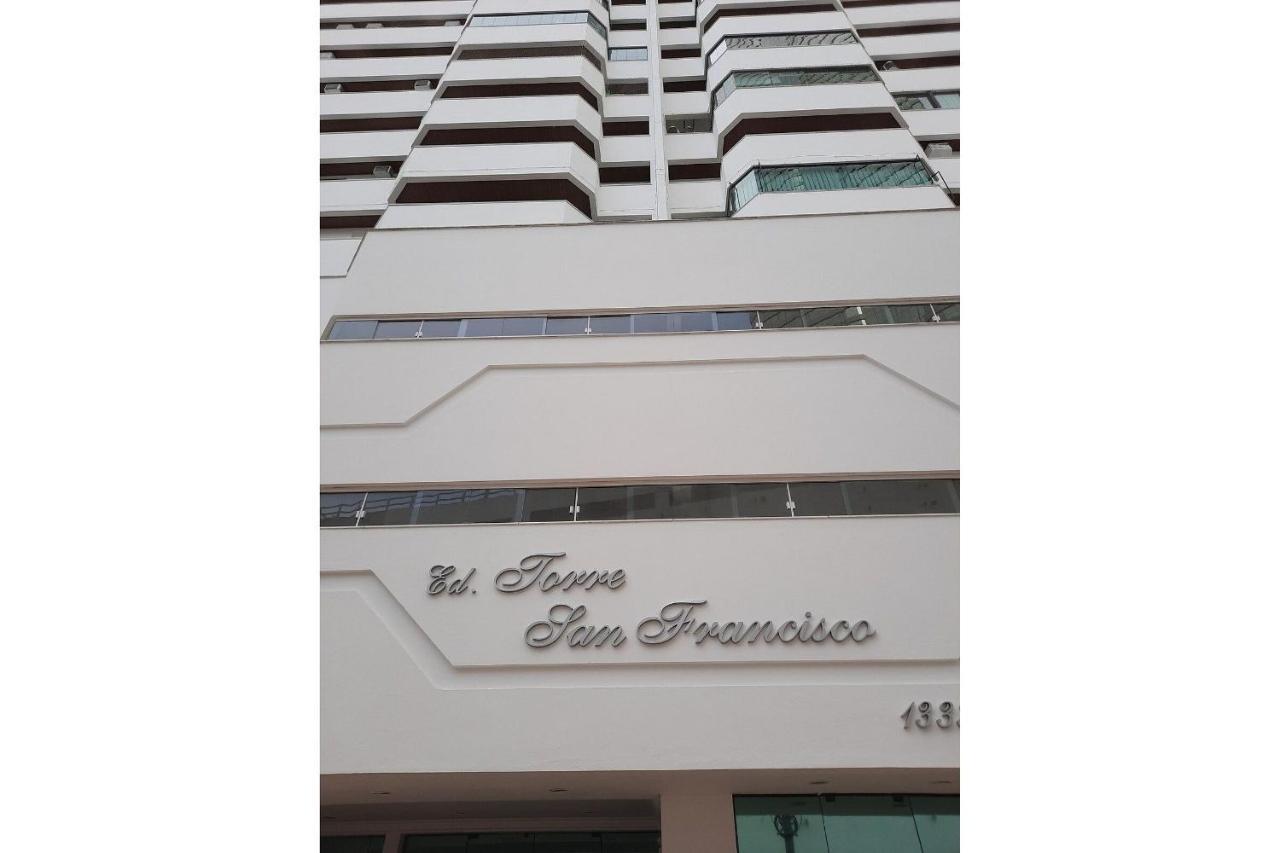 3 Suites Linda Vista Da Orla De Bc A 50M Da Praia - Somente Familiares บัลเนอาริโอ กังโบริว ภายนอก รูปภาพ