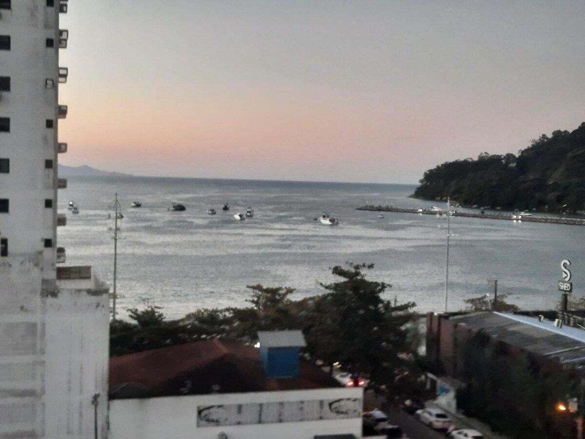3 Suites Linda Vista Da Orla De Bc A 50M Da Praia - Somente Familiares บัลเนอาริโอ กังโบริว ภายนอก รูปภาพ