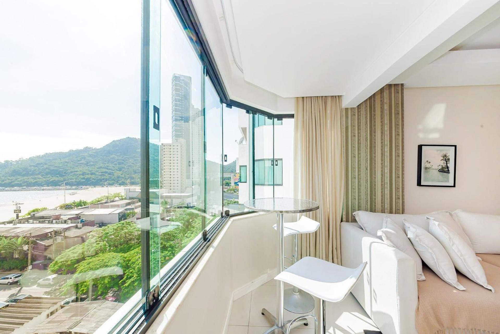 3 Suites Linda Vista Da Orla De Bc A 50M Da Praia - Somente Familiares บัลเนอาริโอ กังโบริว ภายนอก รูปภาพ