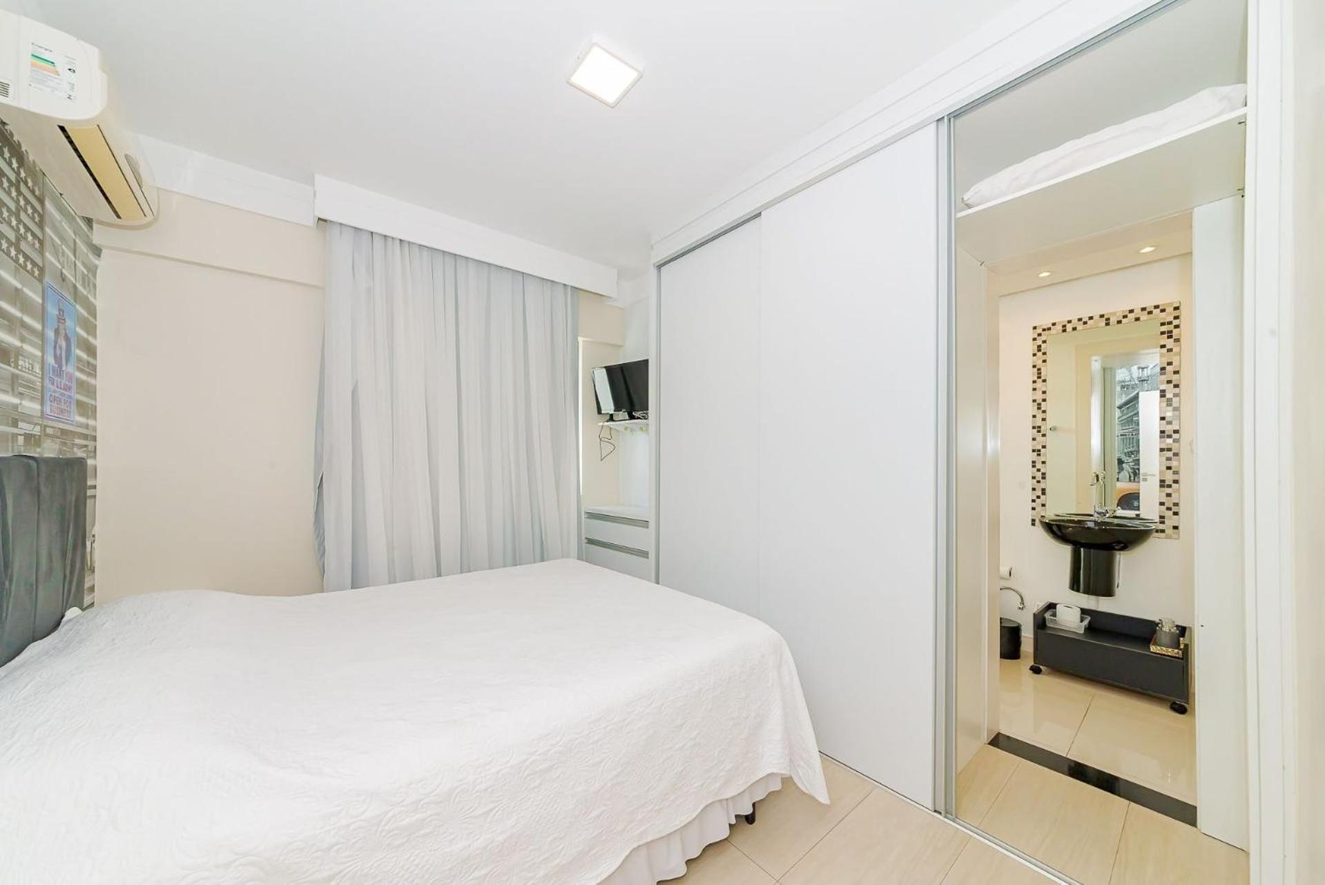 3 Suites Linda Vista Da Orla De Bc A 50M Da Praia - Somente Familiares บัลเนอาริโอ กังโบริว ภายนอก รูปภาพ