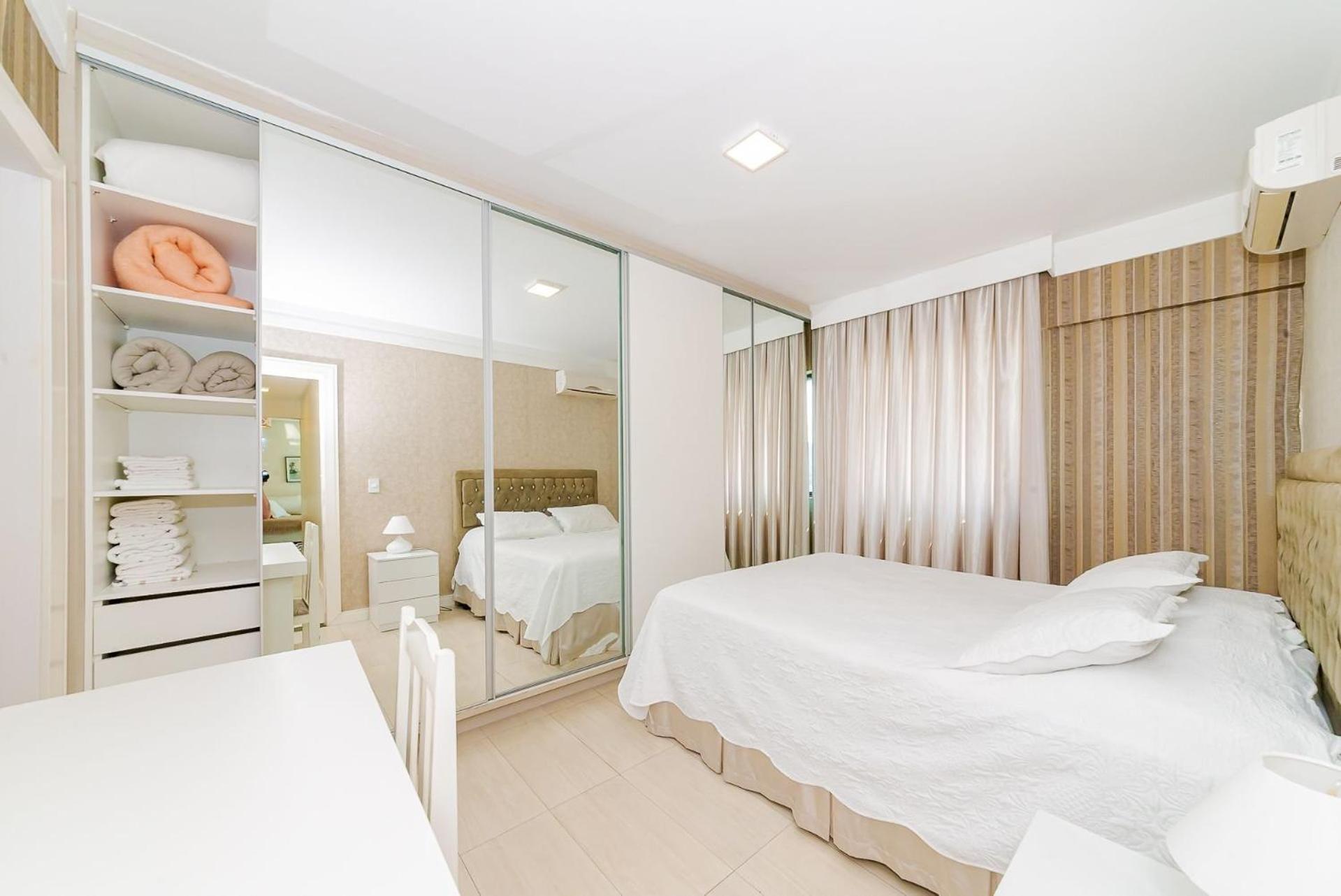 3 Suites Linda Vista Da Orla De Bc A 50M Da Praia - Somente Familiares บัลเนอาริโอ กังโบริว ภายนอก รูปภาพ